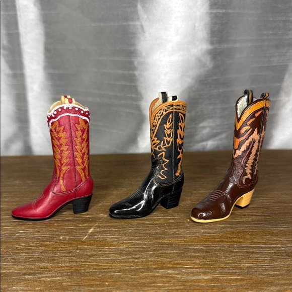 Ceramic Ladies 3” Tall Hand Painted Set of 3 Cowboy Boots - Picture 1 of 7